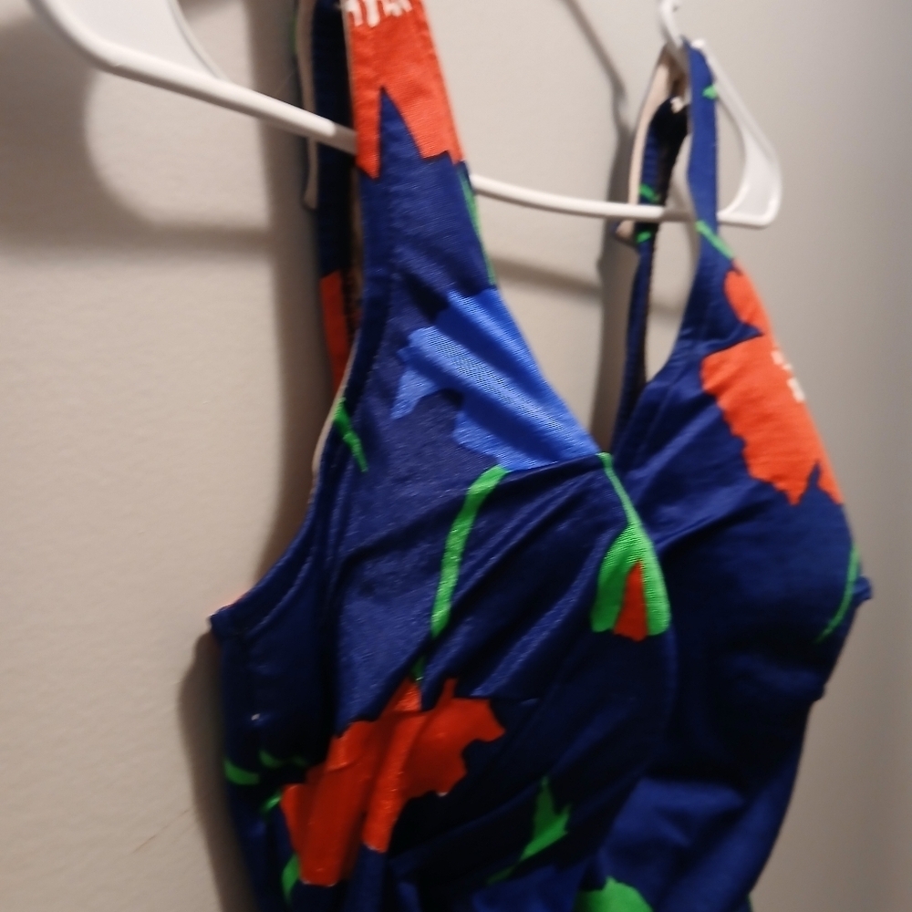 Roxanne Womens Size 18/40D One Piece Skirt  Swim Suit - Picture 3 of 6